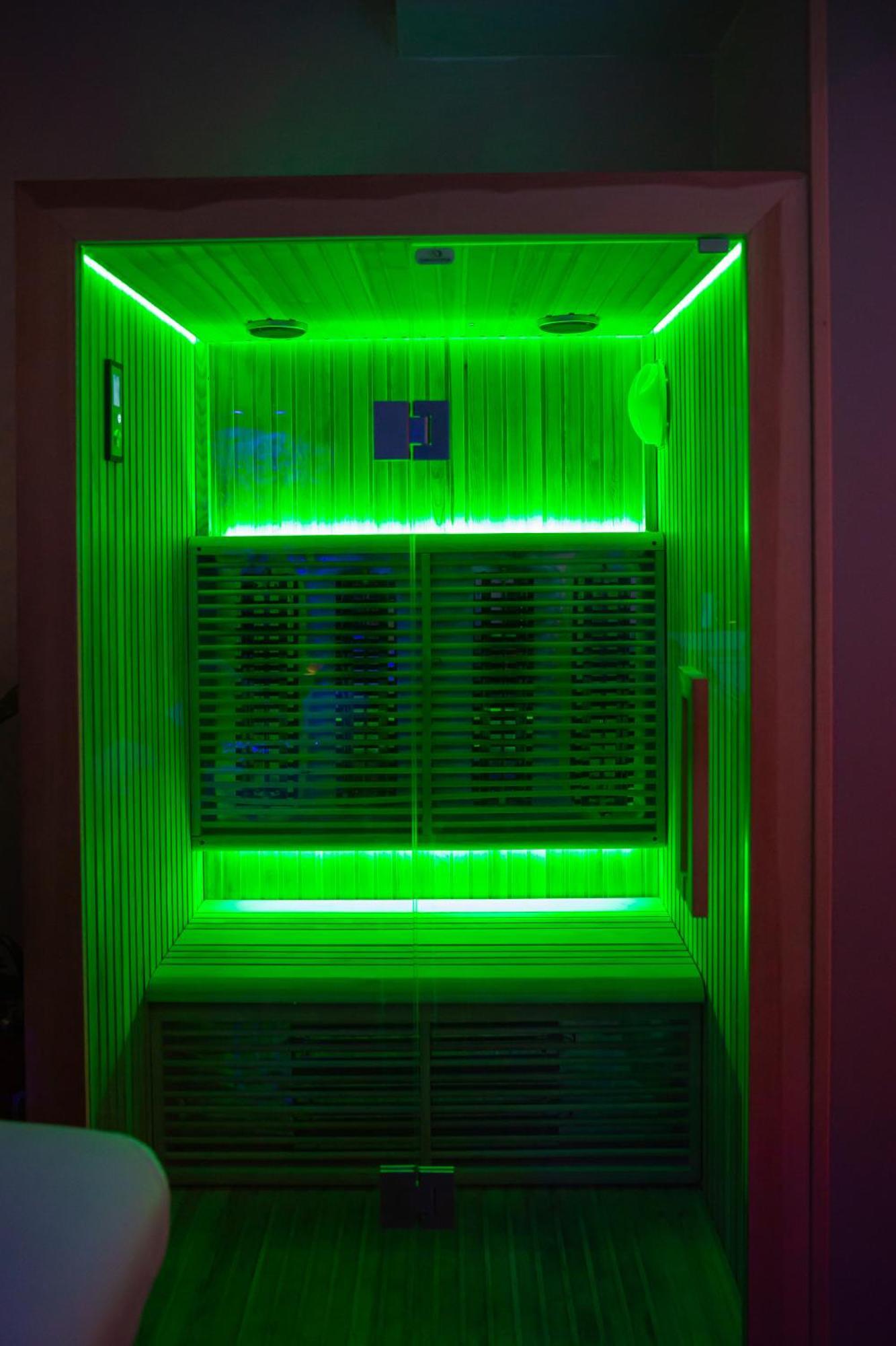 Gasthuis Corso 107 Wellness & *